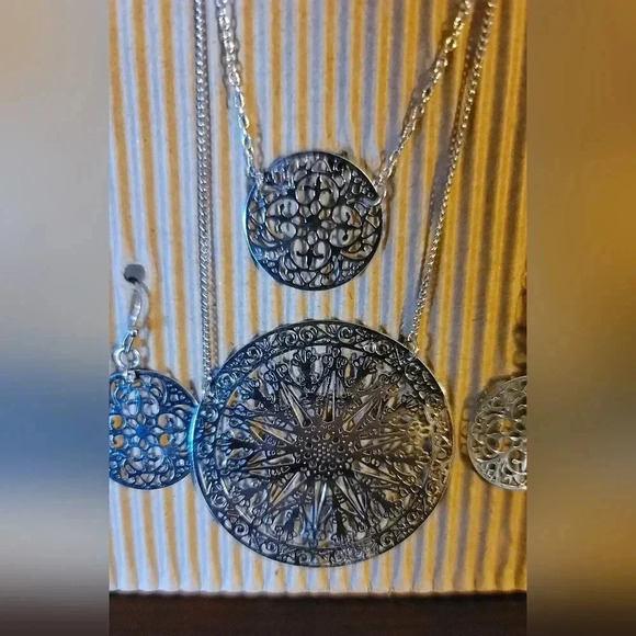 Geometric Necklace and Earring Set - Picture 5 of 8